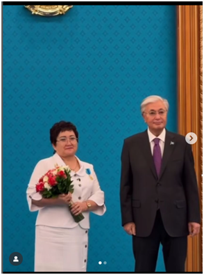 «К. Ушинский атындағы №7 орта мектеп» коммуналдық мемлекеттік мекемесінІң география пәні мұғалімі Шырын Рахимбаевна Жумагалиева Ақордада мемлекет басшысы Қасым- Жомарт Кемелұлы Тоқаевтың жарлығымен “Ерен еңбегі үшін” төсбелгісімен марапатталды.